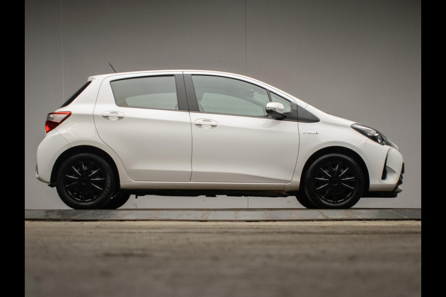 Toyota Yaris 1.5 Hybrid Active (NAVI,LED,CRUISE,CAMERA,SPORTSTOELEN,CLIMATE,GETINT,PDC,NETTESTAAT)