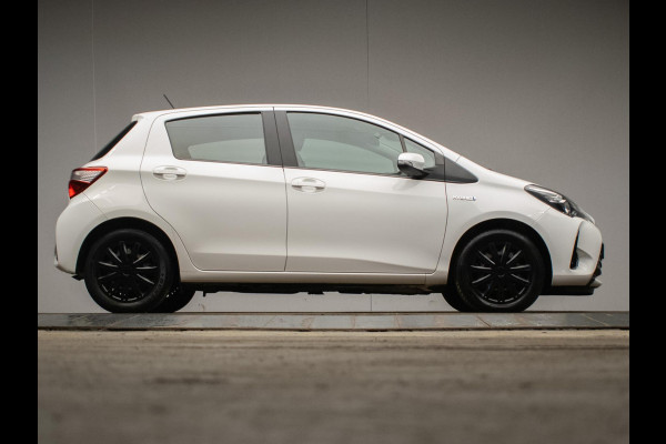 Toyota Yaris 1.5 Hybrid Active (NAVI,LED,CRUISE,CAMERA,SPORTSTOELEN,CLIMATE,GETINT,PDC,NETTESTAAT)