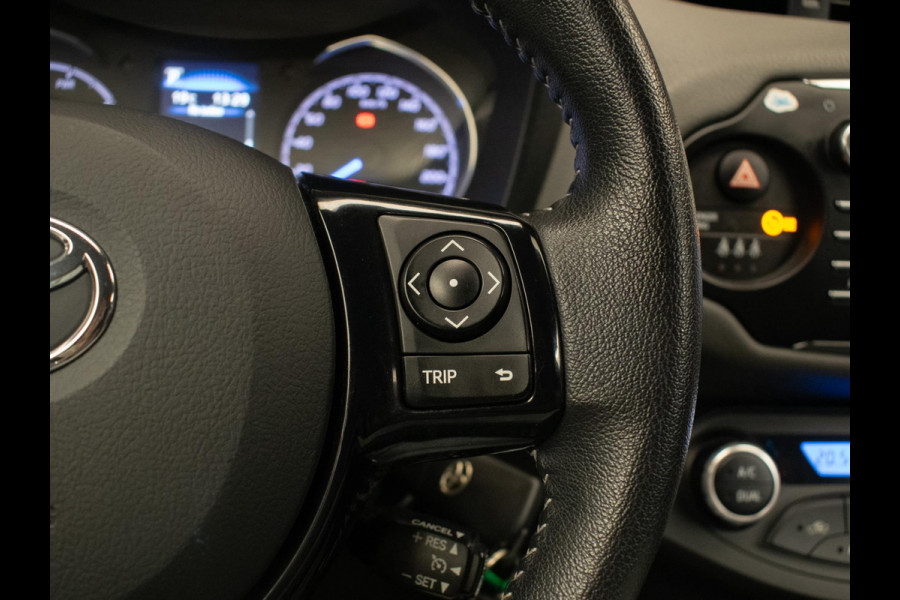 Toyota Yaris 1.5 Hybrid Active (NAVI,LED,CRUISE,CAMERA,SPORTSTOELEN,CLIMATE,GETINT,PDC,NETTESTAAT)