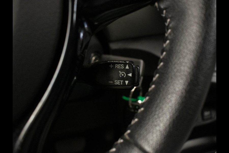 Toyota Yaris 1.5 Hybrid Active (NAVI,LED,CRUISE,CAMERA,SPORTSTOELEN,CLIMATE,GETINT,PDC,NETTESTAAT)