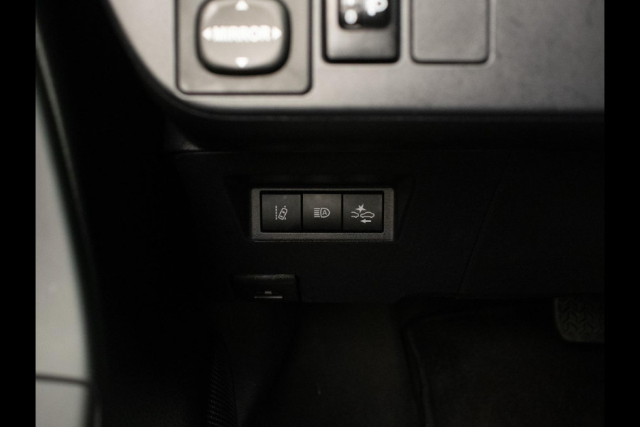 Toyota Yaris 1.5 Hybrid Active (NAVI,LED,CRUISE,CAMERA,SPORTSTOELEN,CLIMATE,GETINT,PDC,NETTESTAAT)