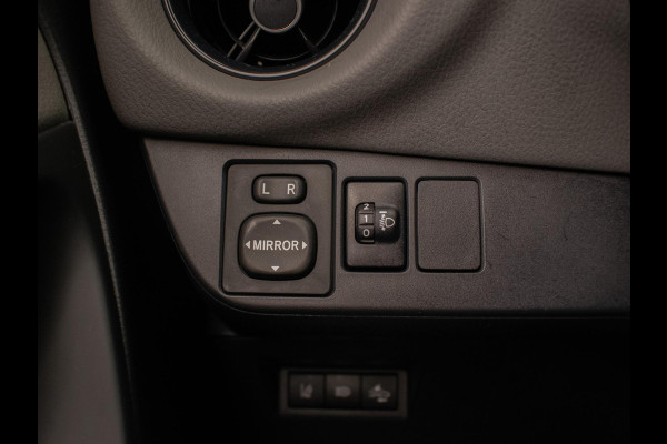 Toyota Yaris 1.5 Hybrid Active (NAVI,LED,CRUISE,CAMERA,SPORTSTOELEN,CLIMATE,GETINT,PDC,NETTESTAAT)