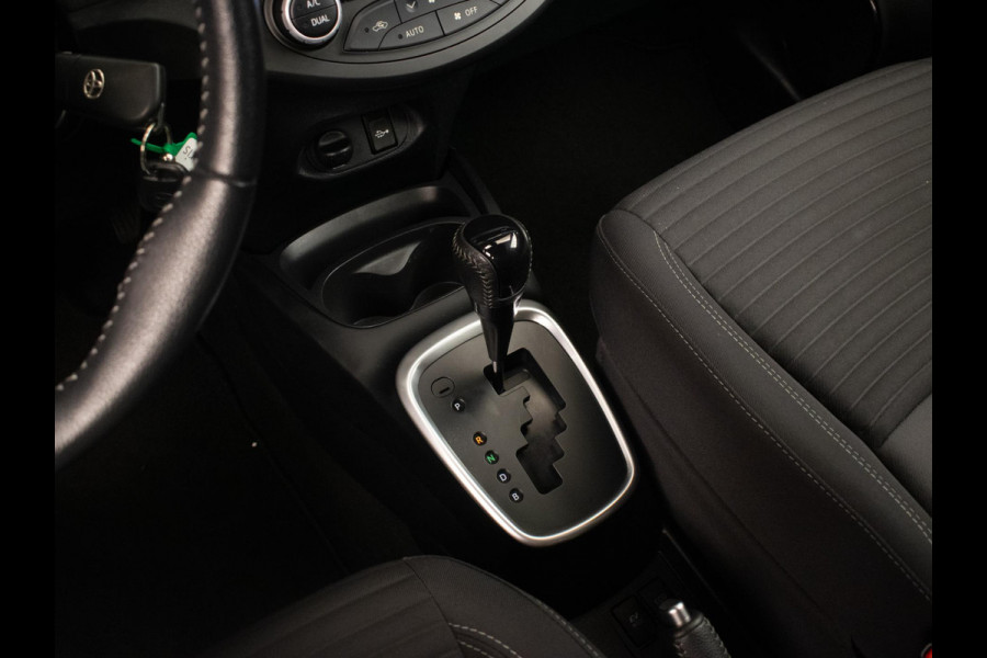 Toyota Yaris 1.5 Hybrid Active (NAVI,LED,CRUISE,CAMERA,SPORTSTOELEN,CLIMATE,GETINT,PDC,NETTESTAAT)