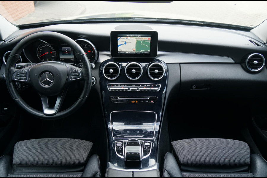 Mercedes-Benz C-Klasse Estate 220 CDI Sport Edition Premium Plus + TREKHAAK / NAVIGATIE / DODEHOEKDETECTIE / STOELVERWARMING