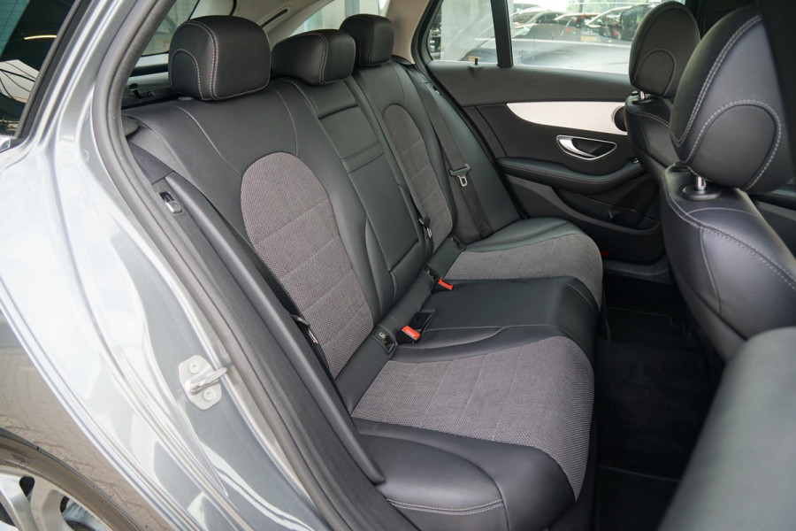 Mercedes-Benz C-Klasse Estate 220 CDI Sport Edition Premium Plus + TREKHAAK / NAVIGATIE / DODEHOEKDETECTIE / STOELVERWARMING