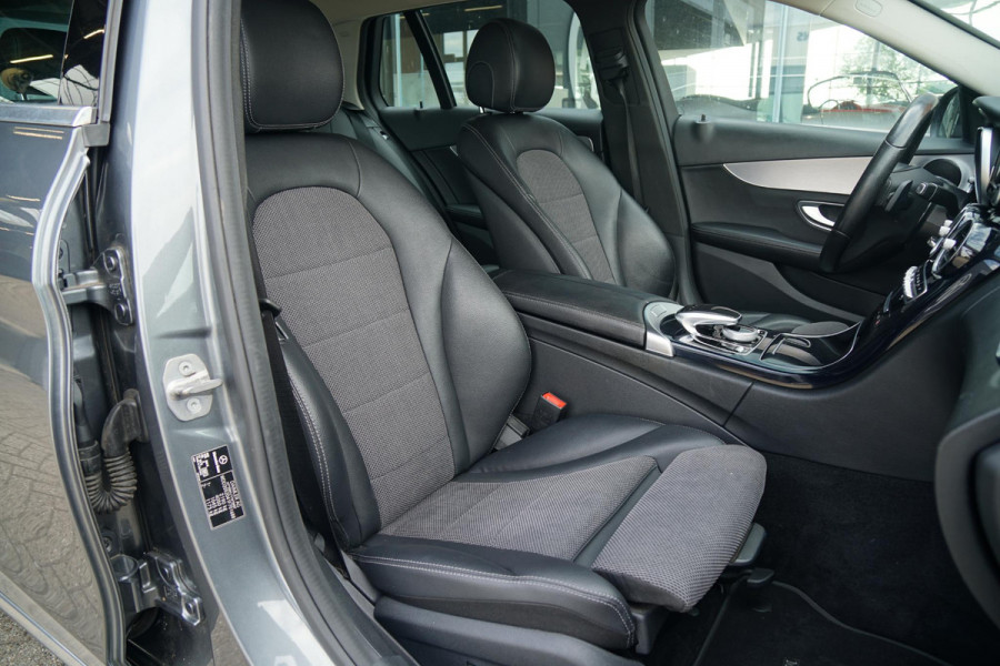 Mercedes-Benz C-Klasse Estate 220 CDI Sport Edition Premium Plus + TREKHAAK / NAVIGATIE / DODEHOEKDETECTIE / STOELVERWARMING