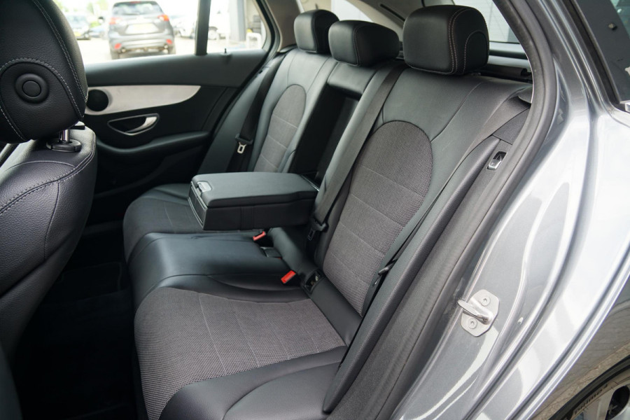 Mercedes-Benz C-Klasse Estate 220 CDI Sport Edition Premium Plus + TREKHAAK / NAVIGATIE / DODEHOEKDETECTIE / STOELVERWARMING