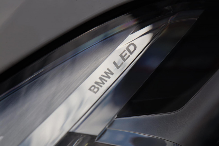 BMW 2 Serie Gran Coupé 218i M Sport / LIVE COCKPIT / HUD / CARPLAY / TREKHAAK / SFEERVERLICHTING