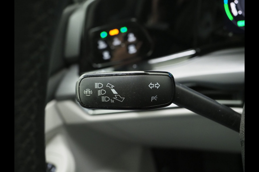 Volkswagen Golf 1.4 eHybrid Style 204PK | Massage | Head Up | Virtual | Keyless | Adaptive Cruise | Carplay | DAB