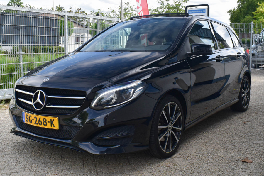 Mercedes-Benz B-Klasse 180 AMG-Line | Panoramadak | Carplay | Leder | Camera