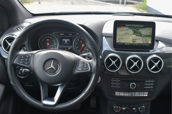 Mercedes-Benz B-Klasse 180 AMG-Line | Panoramadak | Carplay | Leder | Camera