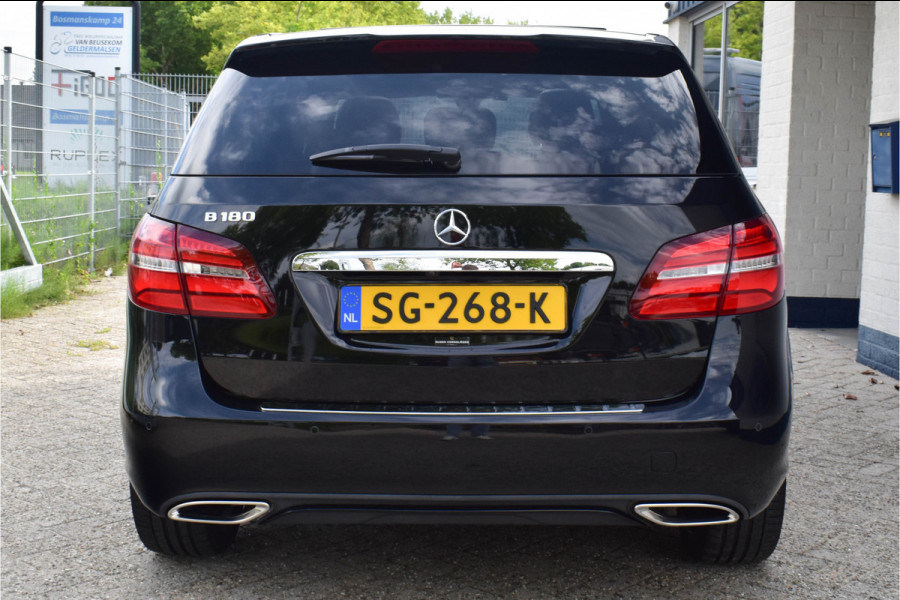 Mercedes-Benz B-Klasse 180 AMG-Line | Panoramadak | Carplay | Leder | Camera