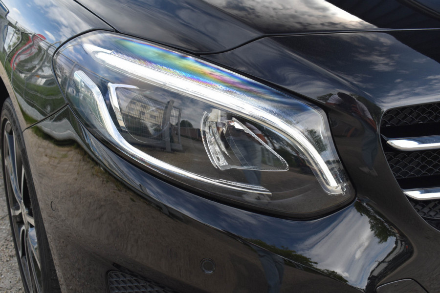 Mercedes-Benz B-Klasse 180 AMG-Line | Panoramadak | Carplay | Leder | Camera