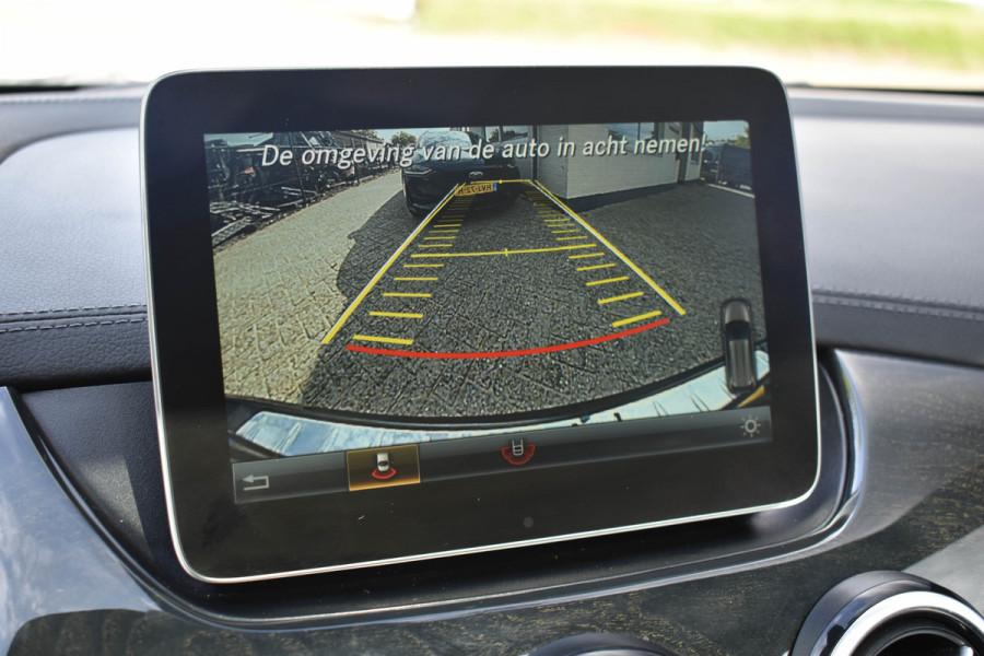 Mercedes-Benz B-Klasse 180 AMG-Line | Panoramadak | Carplay | Leder | Camera