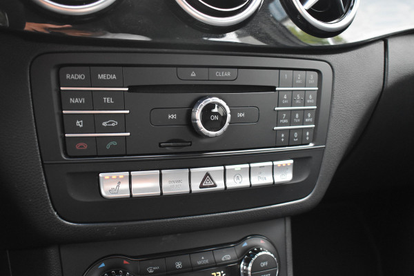 Mercedes-Benz B-Klasse 180 AMG-Line | Panoramadak | Carplay | Leder | Camera