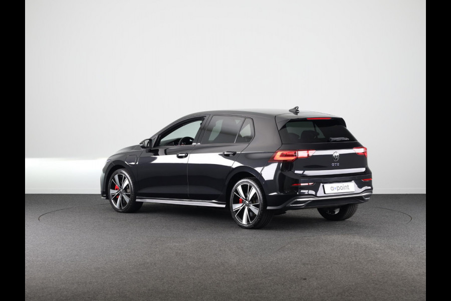 Volkswagen Golf 1.4 eHybrid GTE 245 pk Automaat (DSG) | Navigatie | Parkeersensoren (Park assist) | Adaptieve cruise control | Matrix LED koplampen | Stoelverwarming |