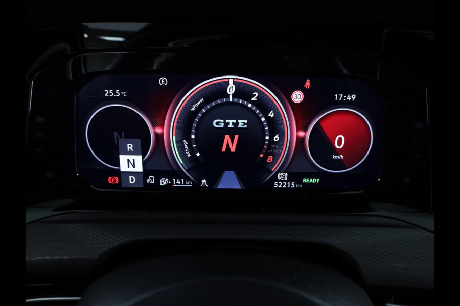 Volkswagen Golf 1.4 eHybrid GTE 245 pk Automaat (DSG) | Navigatie | Parkeersensoren (Park assist) | Adaptieve cruise control | Matrix LED koplampen | Stoelverwarming |