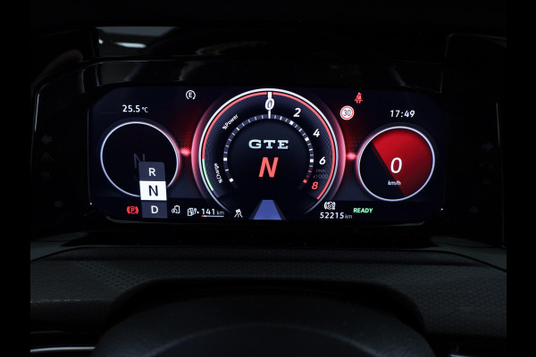 Volkswagen Golf 1.4 eHybrid GTE 245 pk Automaat (DSG) | Navigatie | Parkeersensoren (Park assist) | Adaptieve cruise control | Matrix LED koplampen | Stoelverwarming |