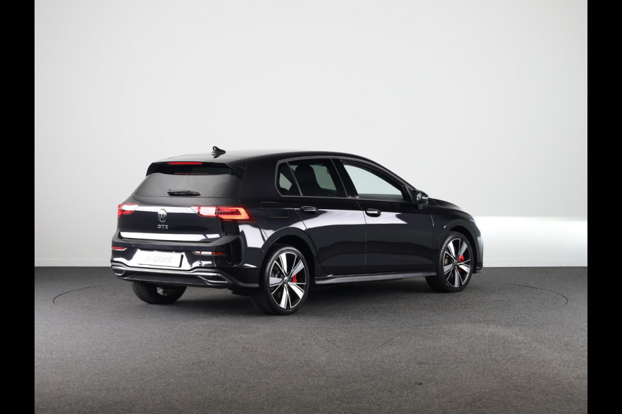Volkswagen Golf 1.4 eHybrid GTE 245 pk Automaat (DSG) | Navigatie | Parkeersensoren (Park assist) | Adaptieve cruise control | Matrix LED koplampen | Stoelverwarming |