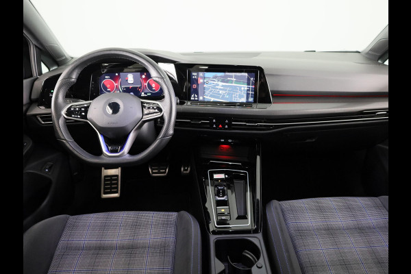 Volkswagen Golf 1.4 eHybrid GTE 245 pk Automaat (DSG) | Navigatie | Parkeersensoren (Park assist) | Adaptieve cruise control | Matrix LED koplampen | Stoelverwarming |