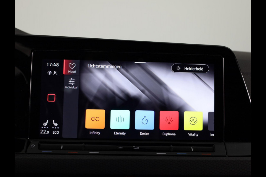 Volkswagen Golf 1.4 eHybrid GTE 245 pk Automaat (DSG) | Navigatie | Parkeersensoren (Park assist) | Adaptieve cruise control | Matrix LED koplampen | Stoelverwarming |