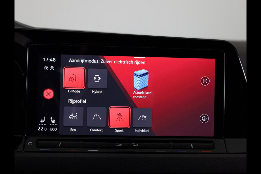 Volkswagen Golf 1.4 eHybrid GTE 245 pk Automaat (DSG) | Navigatie | Parkeersensoren (Park assist) | Adaptieve cruise control | Matrix LED koplampen | Stoelverwarming |
