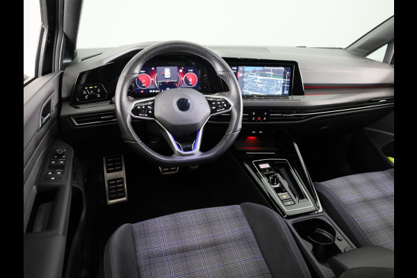 Volkswagen Golf 1.4 eHybrid GTE 245 pk Automaat (DSG) | Navigatie | Parkeersensoren (Park assist) | Adaptieve cruise control | Matrix LED koplampen | Stoelverwarming |