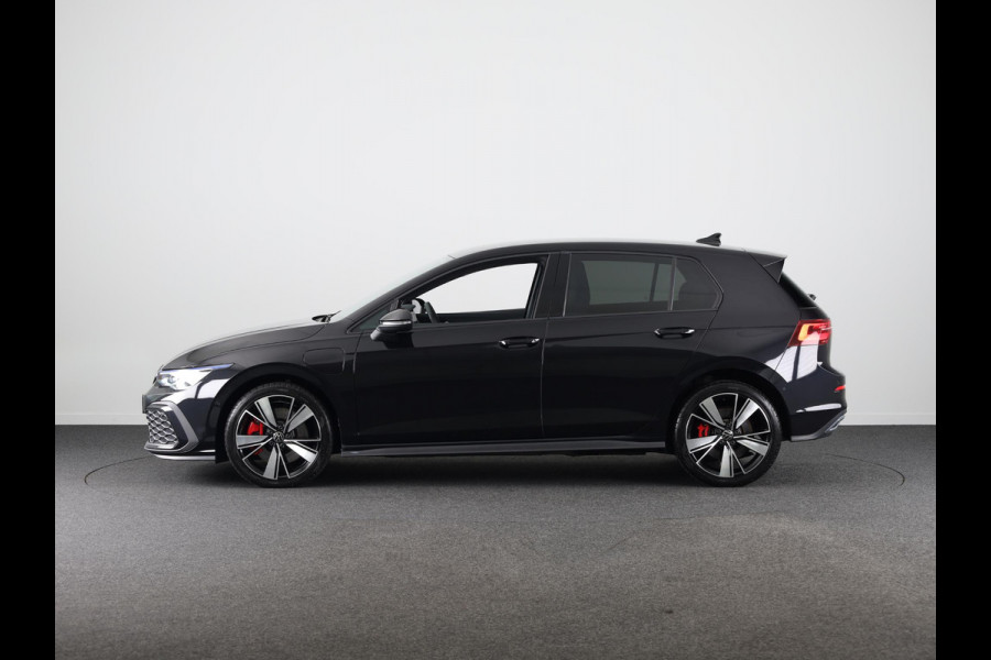 Volkswagen Golf 1.4 eHybrid GTE 245 pk Automaat (DSG) | Navigatie | Parkeersensoren (Park assist) | Adaptieve cruise control | Matrix LED koplampen | Stoelverwarming |