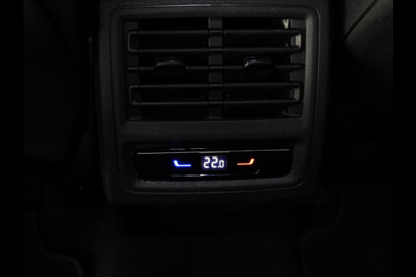 Volkswagen Golf 1.4 eHybrid GTE 245 pk Automaat (DSG) | Navigatie | Parkeersensoren (Park assist) | Adaptieve cruise control | Matrix LED koplampen | Stoelverwarming |