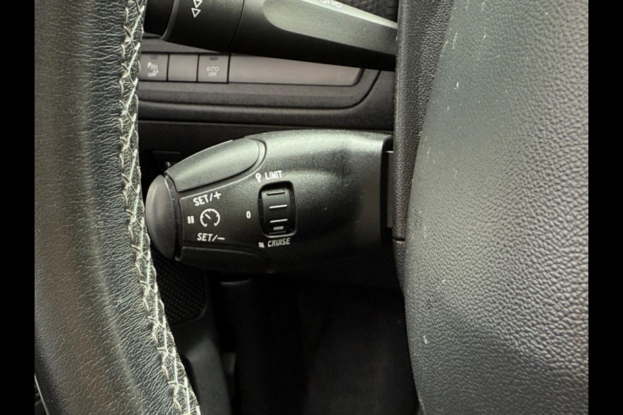 Peugeot 2008 1.2 PureTech | Pano | 110 PK | Clima | Camera