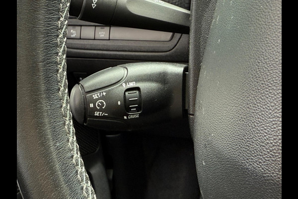 Peugeot 2008 1.2 PureTech | Pano | 110 PK | Clima | Camera