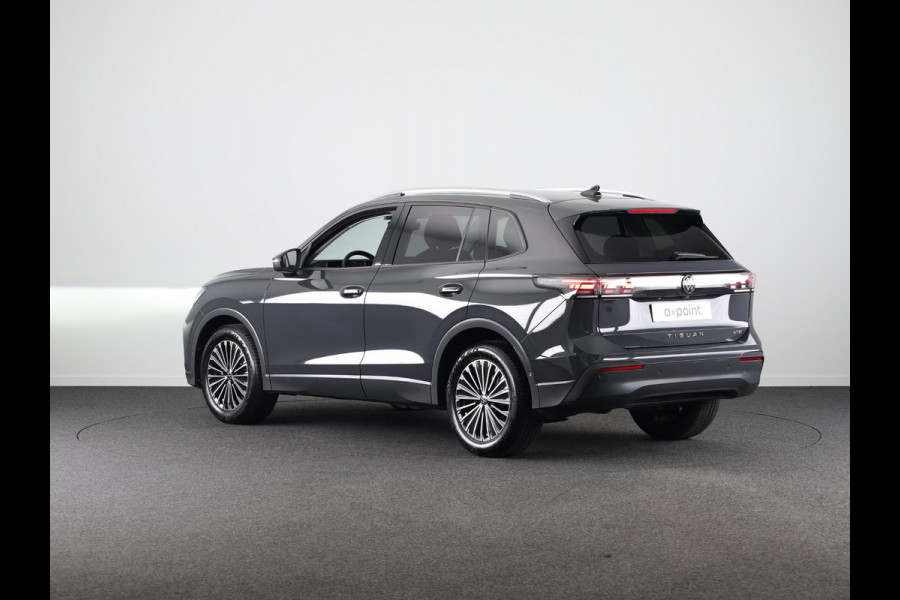 Volkswagen Tiguan 1.5 eTSI Life Edition 130 pk Automaat (DSG) | Navigatie | Elektr. trekhaak | Parkeersensoren (Park assist) | Achteruitrijcamera | Stoelverwarming |