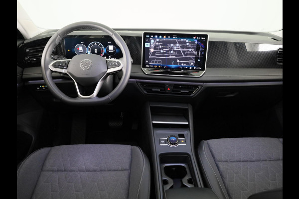 Volkswagen Tiguan 1.5 eTSI Life Edition 130 pk Automaat (DSG) | Navigatie | Elektr. trekhaak | Parkeersensoren (Park assist) | Achteruitrijcamera | Stoelverwarming |