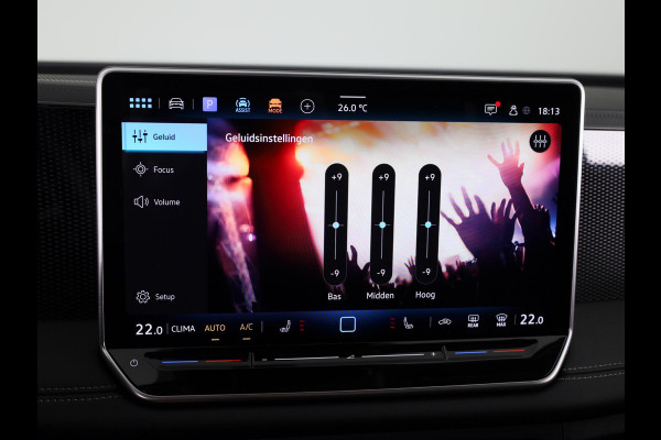 Volkswagen Tiguan 1.5 eTSI Life Edition 130 pk Automaat (DSG) | Navigatie | Elektr. trekhaak | Parkeersensoren (Park assist) | Achteruitrijcamera | Stoelverwarming |