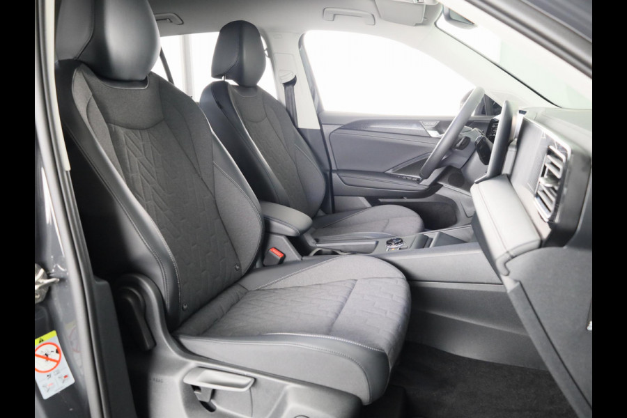 Volkswagen Tiguan 1.5 eTSI Life Edition 130 pk Automaat (DSG) | Navigatie | Elektr. trekhaak | Parkeersensoren (Park assist) | Achteruitrijcamera | Stoelverwarming |