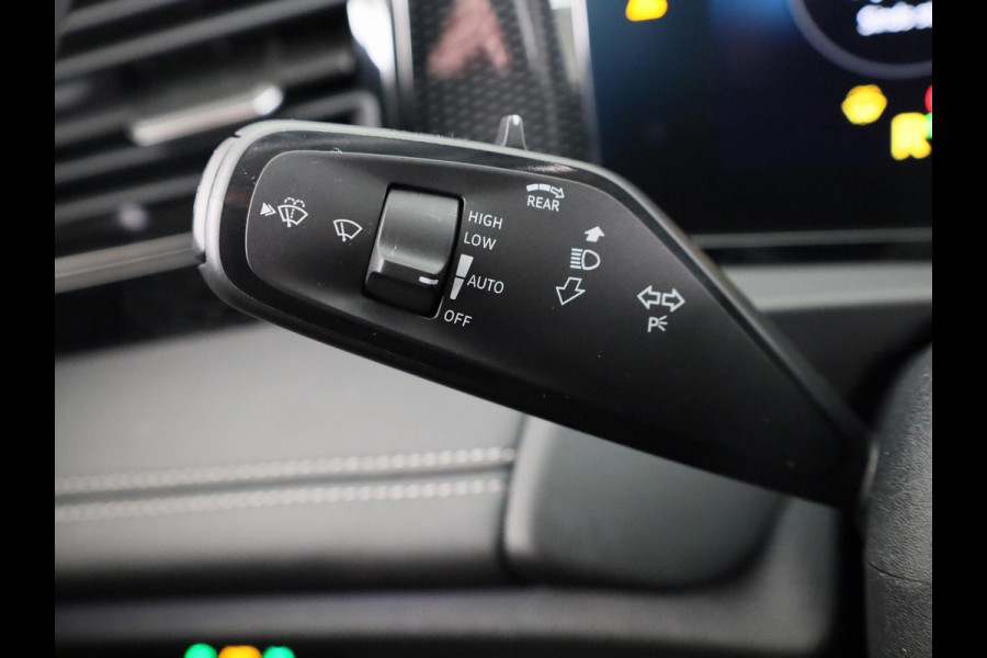 Volkswagen Tiguan 1.5 eTSI Life Edition 130 pk Automaat (DSG) | Navigatie | Elektr. trekhaak | Parkeersensoren (Park assist) | Achteruitrijcamera | Stoelverwarming |