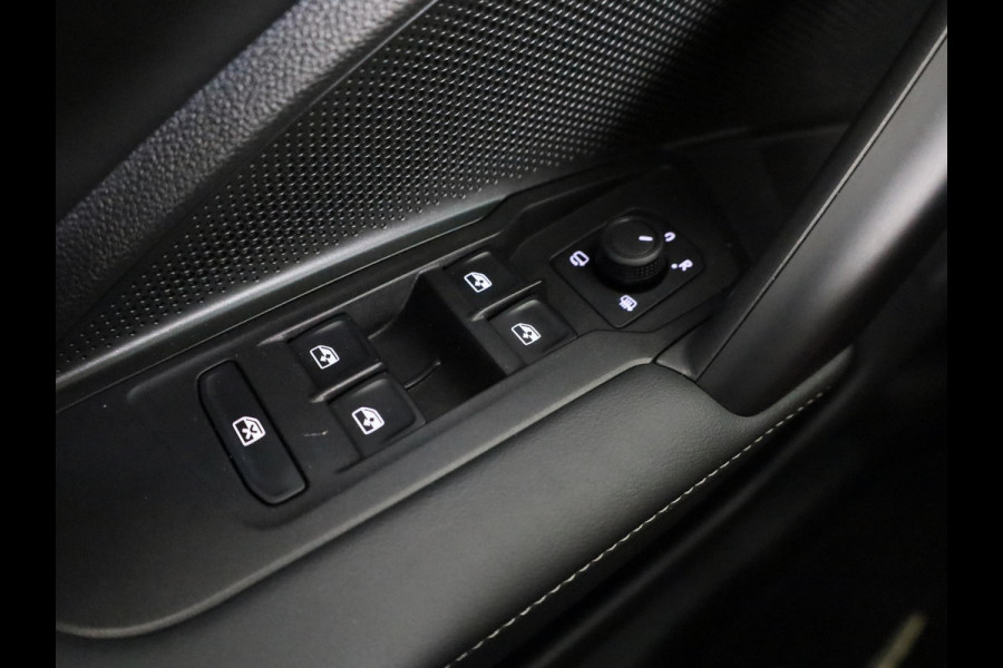 Volkswagen Tiguan 1.5 eTSI Life Edition 130 pk Automaat (DSG) | Navigatie | Elektr. trekhaak | Parkeersensoren (Park assist) | Achteruitrijcamera | Stoelverwarming |