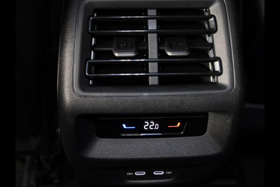Volkswagen Tiguan 1.5 eTSI Life Edition 130 pk Automaat (DSG) | Navigatie | Elektr. trekhaak | Parkeersensoren (Park assist) | Achteruitrijcamera | Stoelverwarming |