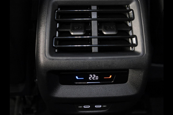 Volkswagen Tiguan 1.5 eTSI Life Edition 130 pk Automaat (DSG) | Navigatie | Elektr. trekhaak | Parkeersensoren (Park assist) | Achteruitrijcamera | Stoelverwarming |