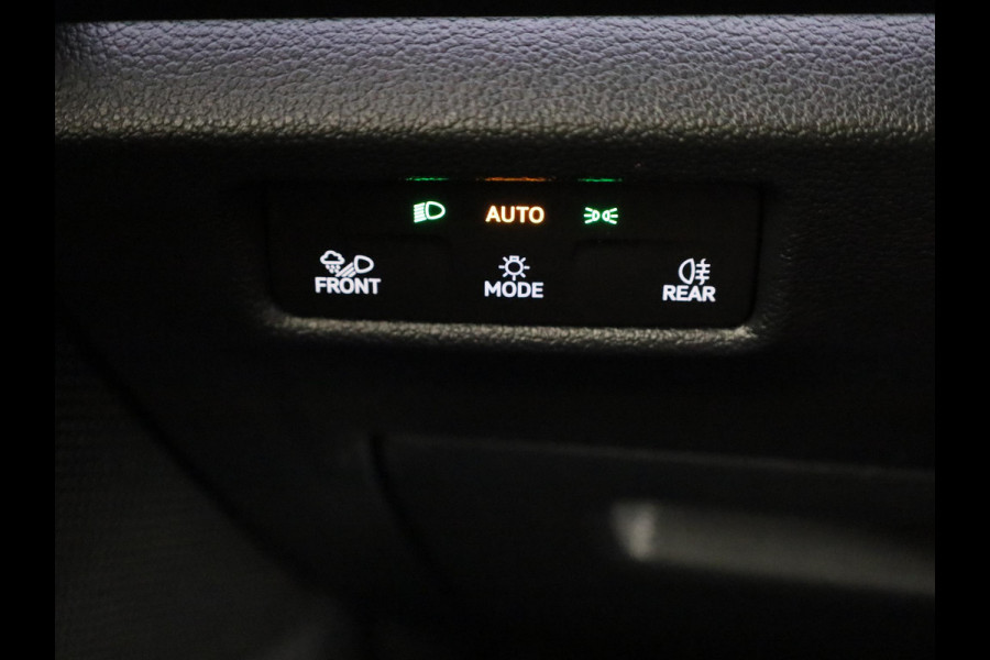 Volkswagen Tiguan 1.5 eTSI Life Edition 130 pk Automaat (DSG) | Navigatie | Elektr. trekhaak | Parkeersensoren (Park assist) | Achteruitrijcamera | Stoelverwarming |