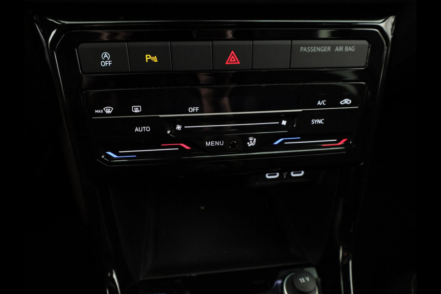 Volkswagen T-Cross 1.0 TSI R-Line 116 pk Automaat (DSG) | Verlengde garantie | Navigatie via App | Parkeersensoren | Adaptieve cruise control | LED koplampen | R-Line |