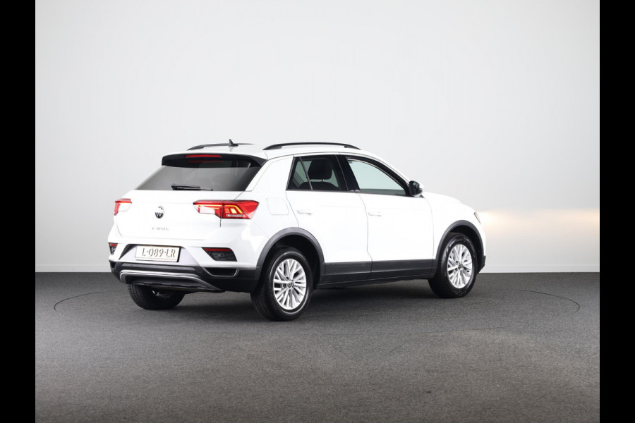 Volkswagen T-Roc 1.0 TSI Style 110 pk | Autom. airco | Adaptieve cruise control | Parkeersensoren |
