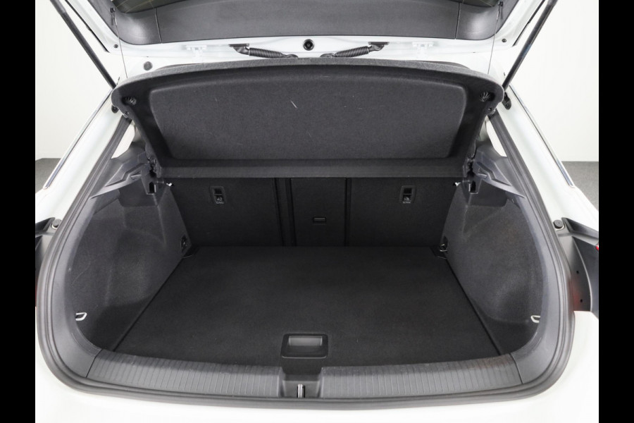 Volkswagen T-Roc 1.0 TSI Style 110 pk | Autom. airco | Adaptieve cruise control | Parkeersensoren |