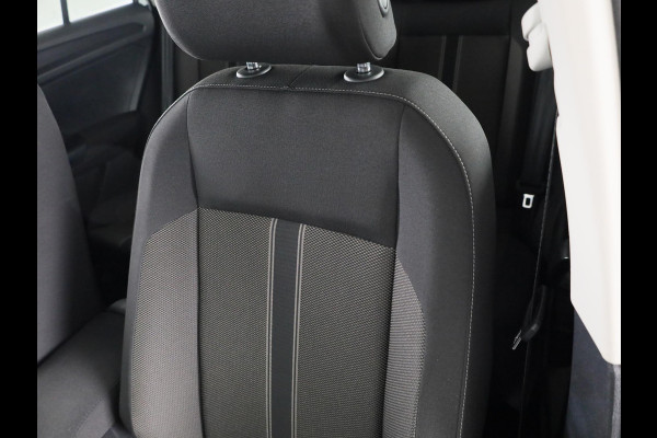 Volkswagen T-Roc 1.0 TSI Style 110 pk | Autom. airco | Adaptieve cruise control | Parkeersensoren |