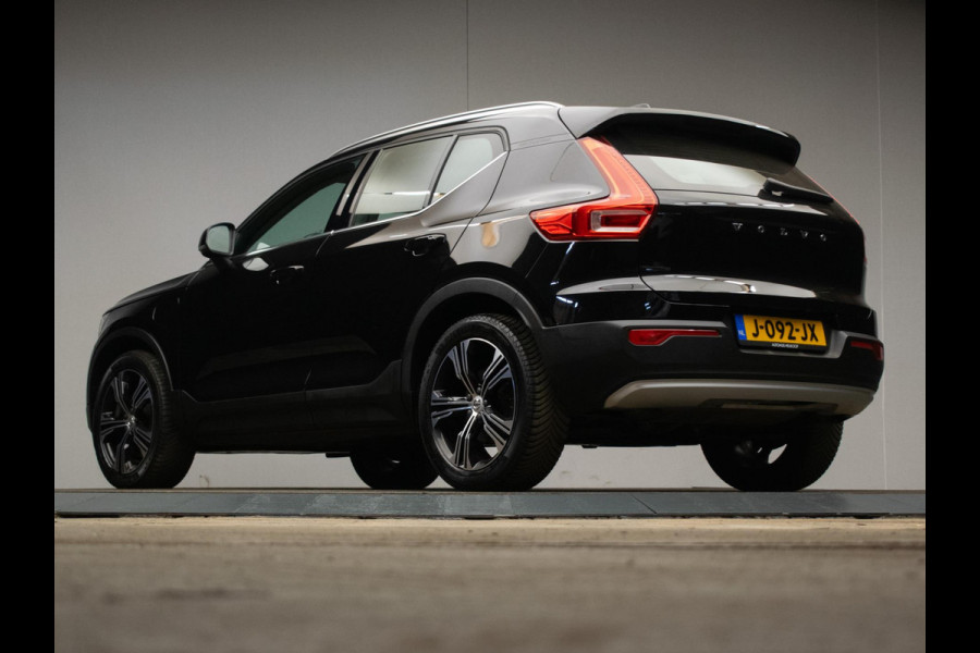 Volvo XC40 1.5 T5 Recharge Inscription (APPLE CARPLAY,HARMAN/KARDON,NAVI,STOELVERWARMING,LEDER,3D VIEW,LED,CAMERA,PDC,NETTESTAAT)