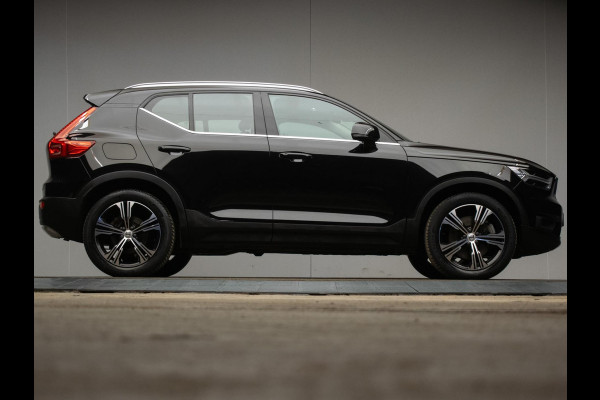 Volvo XC40 1.5 T5 Recharge Inscription (APPLE CARPLAY,HARMAN/KARDON,NAVI,STOELVERWARMING,LEDER,3D VIEW,LED,CAMERA,PDC,NETTESTAAT)
