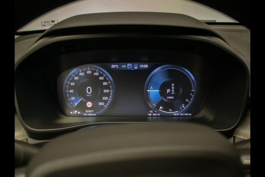 Volvo XC40 1.5 T5 Recharge Inscription (APPLE CARPLAY,HARMAN/KARDON,NAVI,STOELVERWARMING,LEDER,3D VIEW,LED,CAMERA,PDC,NETTESTAAT)