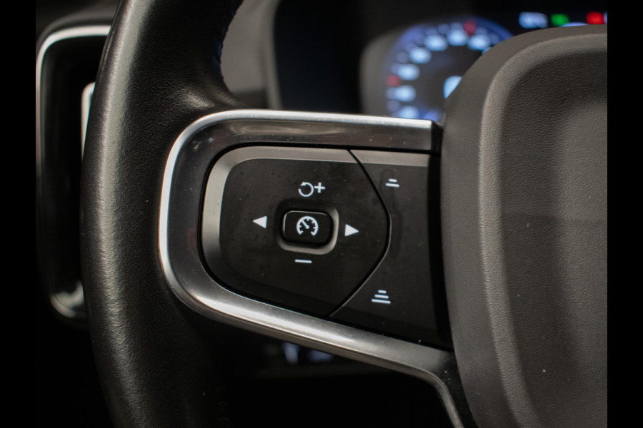 Volvo XC40 1.5 T5 Recharge Inscription (APPLE CARPLAY,HARMAN/KARDON,NAVI,STOELVERWARMING,LEDER,3D VIEW,LED,CAMERA,PDC,NETTESTAAT)