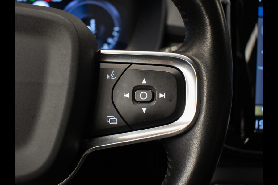 Volvo XC40 1.5 T5 Recharge Inscription (APPLE CARPLAY,HARMAN/KARDON,NAVI,STOELVERWARMING,LEDER,3D VIEW,LED,CAMERA,PDC,NETTESTAAT)