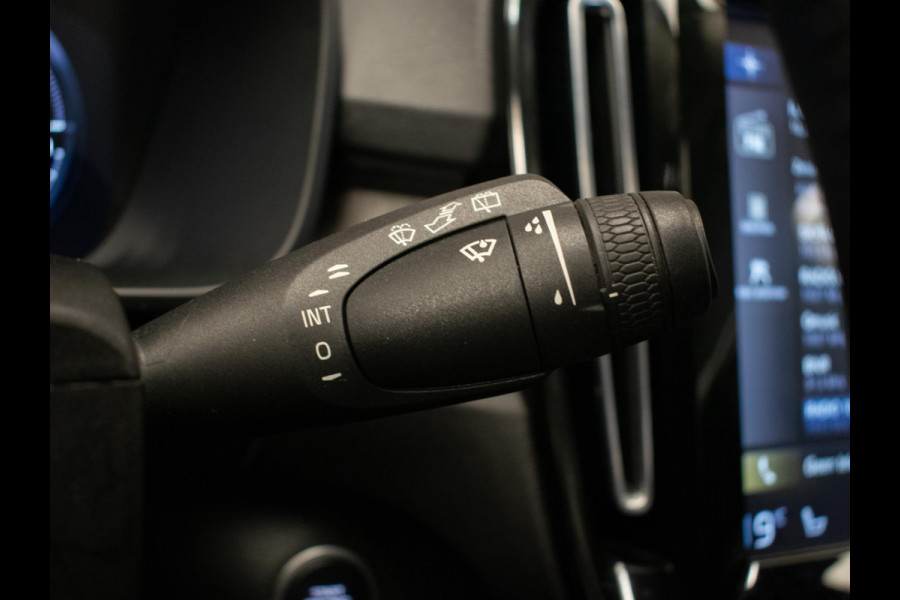 Volvo XC40 1.5 T5 Recharge Inscription (APPLE CARPLAY,HARMAN/KARDON,NAVI,STOELVERWARMING,LEDER,3D VIEW,LED,CAMERA,PDC,NETTESTAAT)